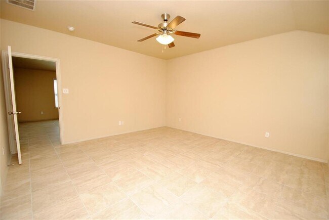 Building Photo - 2703 Alvar Dr