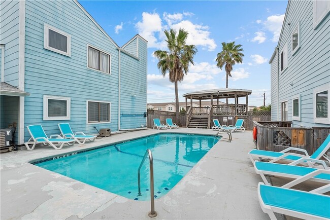 Building Photo - 15010 Leeward Dr
