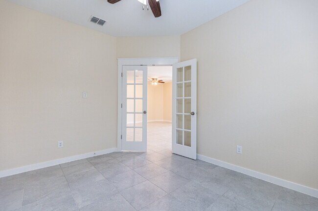 Building Photo - 142 Destiny Dr