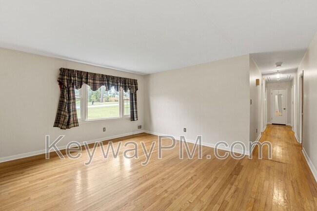 Building Photo - 1001 Beverly Heights Dr