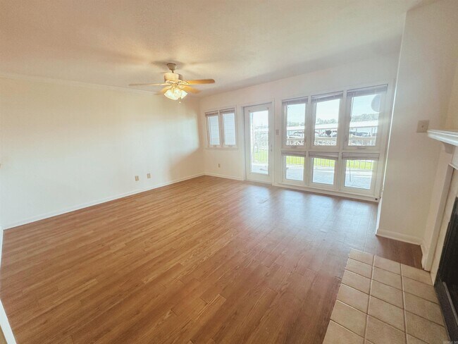 Building Photo - 142 Lake Hamilton Dr