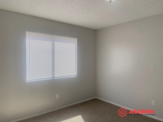 Building Photo - Nice Home Located in the Southwest!