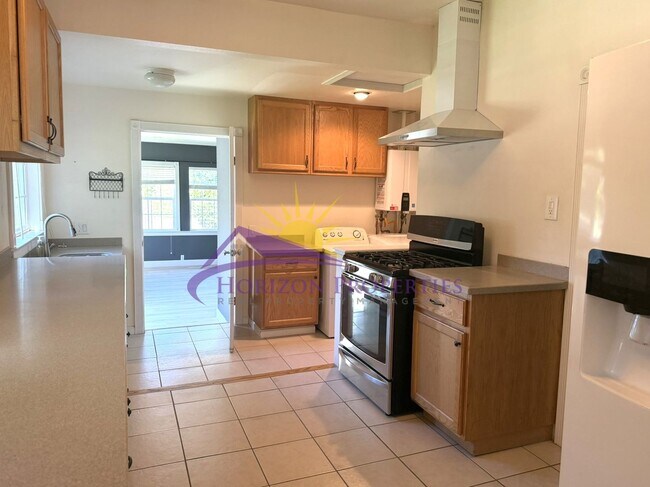 Building Photo - Bright 2 Bed 2 Bath 1,251 Sqft. Fair Oaks Home