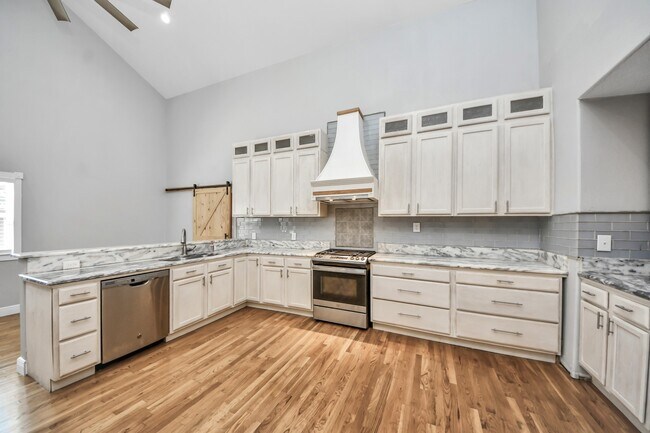 Building Photo - 602 Fostoria Ln