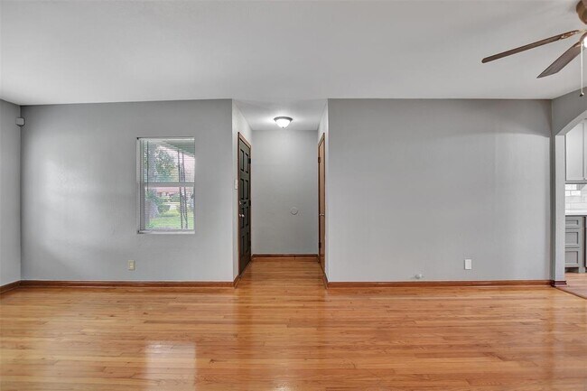 Building Photo - 6961 Peyton St