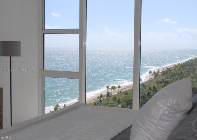 Building Photo - 2 br, 2.5 bath Condo - 10275 Collins Ave A...