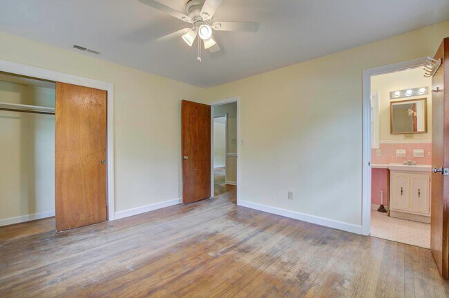 Building Photo - 1424 Brian Rd