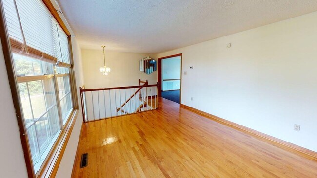 Building Photo - 975 Murray Ln