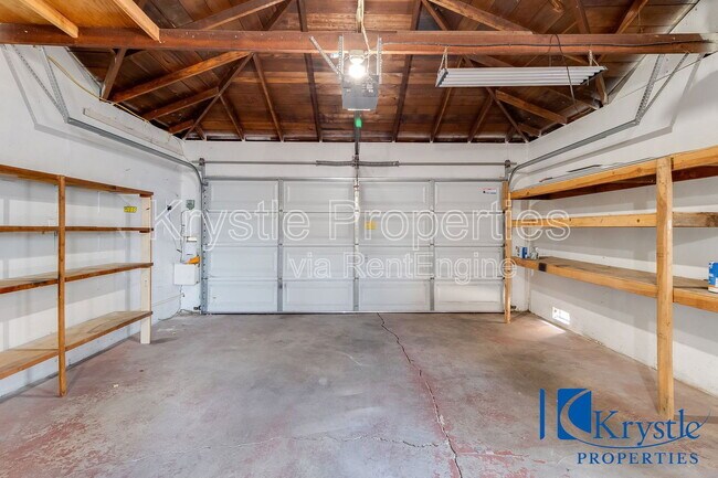 Building Photo - 126 Lain Dr