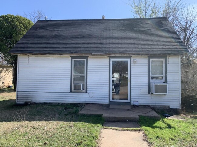 Primary Photo - 1224 Delaware