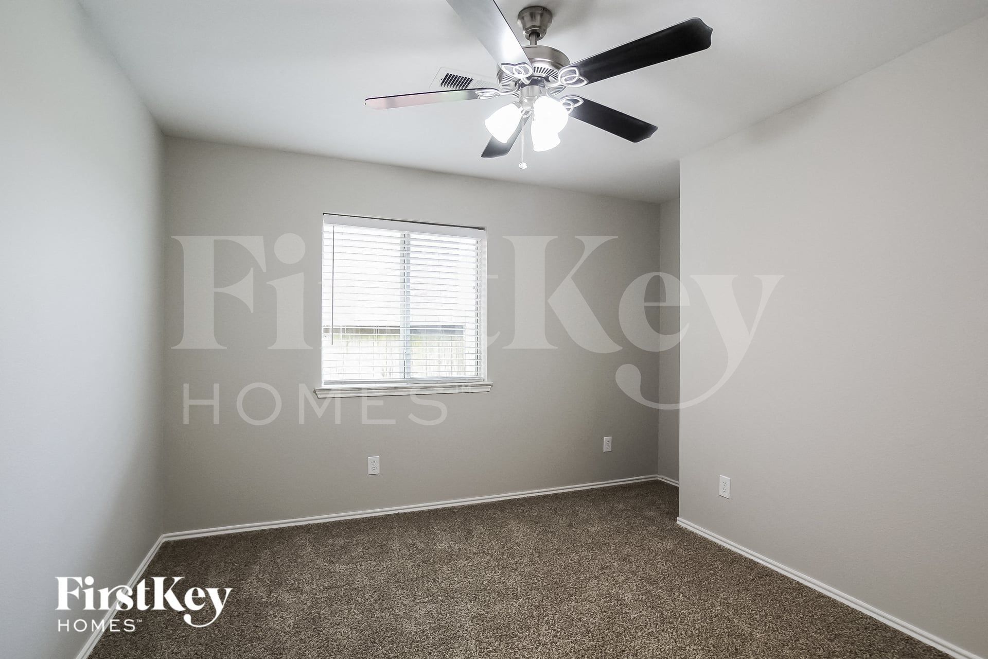 Building Photo - 1419 Rosebay Rd