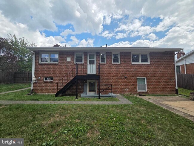 Building Photo - 7020 Quander Rd