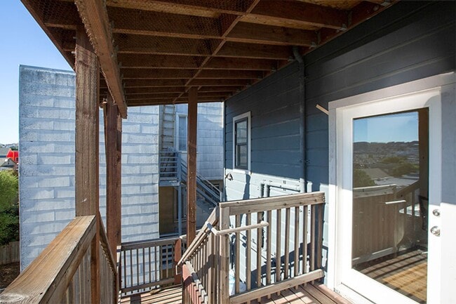 Building Photo - OPEN HOUSE: Sunday (9/28) 12:30pm-1:00pm B...