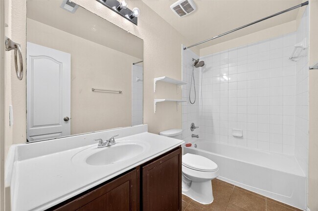 Building Photo - 2403 Summers Glen Ct