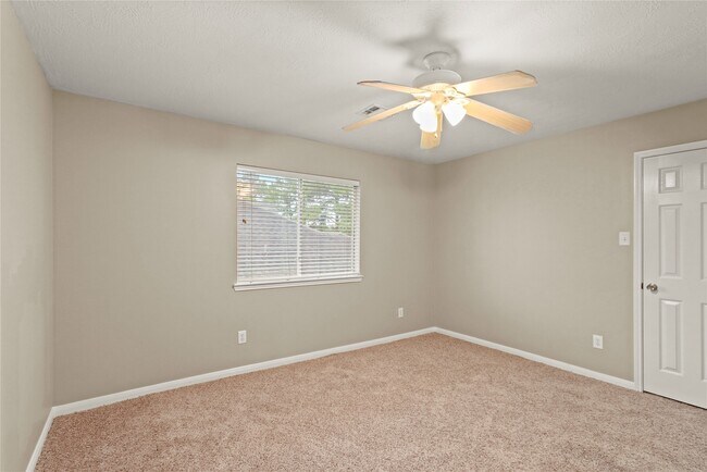 Building Photo - 10807 Oak Bayou Ln