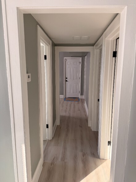 Building Photo - 9630 S Forest Ave