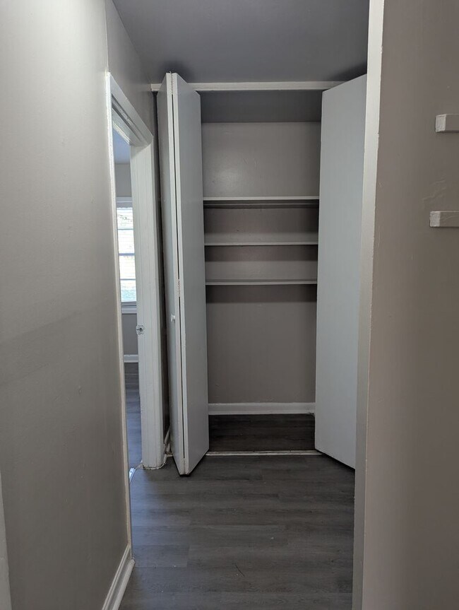 Building Photo - 225 Ridgewood Ave