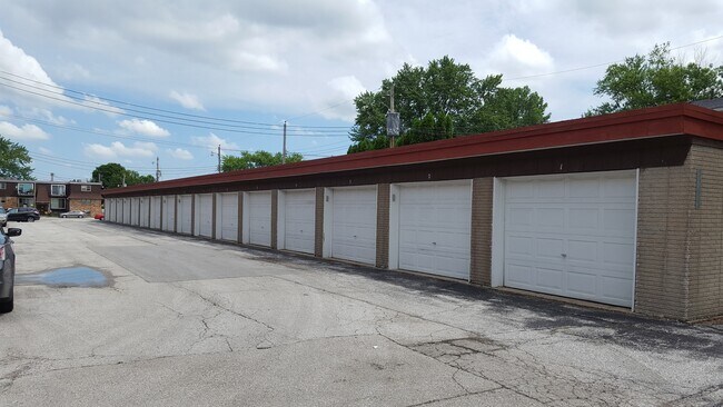 Building Photo - 2315 Jebens Ave