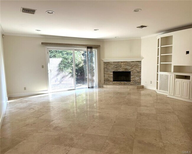 Building Photo - 16830 Wyandotte St