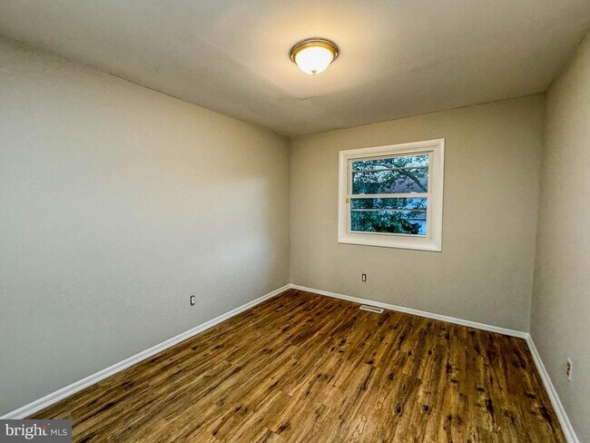 Building Photo - 4 Milstone Ct