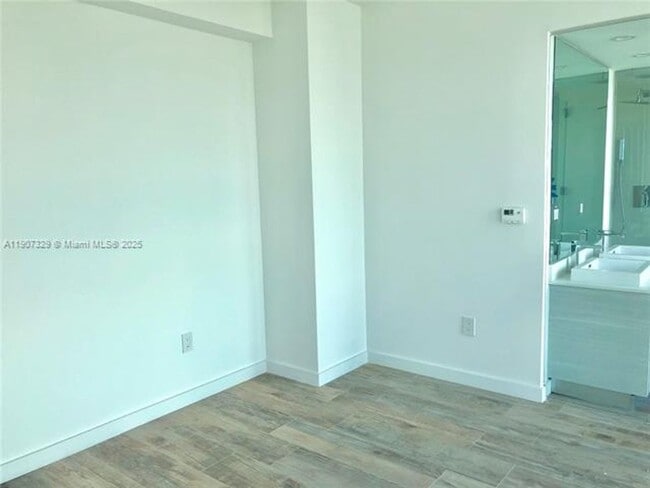 Building Photo - 650 NE 32nd St