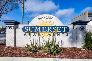 Building Photo - Sumerset Apartments