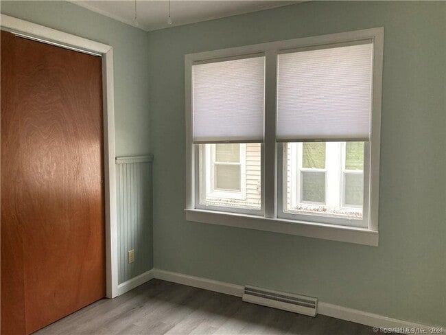 Building Photo - 31 Daggett St