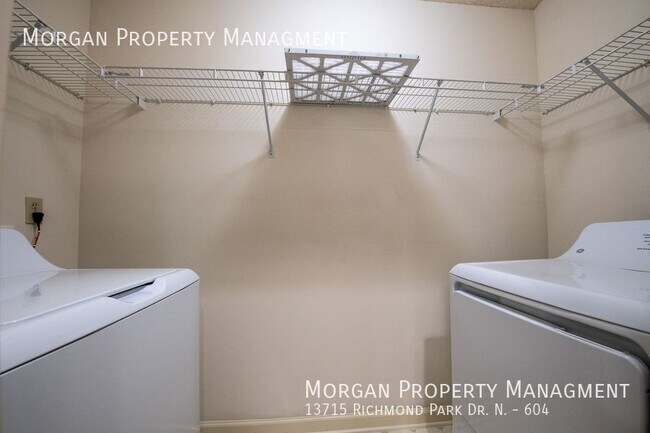 Building Photo - 13715 Richmond Park Dr N