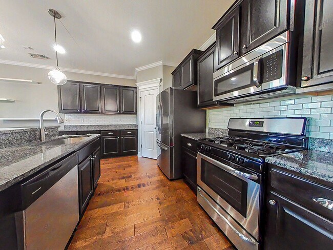 Building Photo - 3 Bedroom 2.5 Bath in Crawford Creek