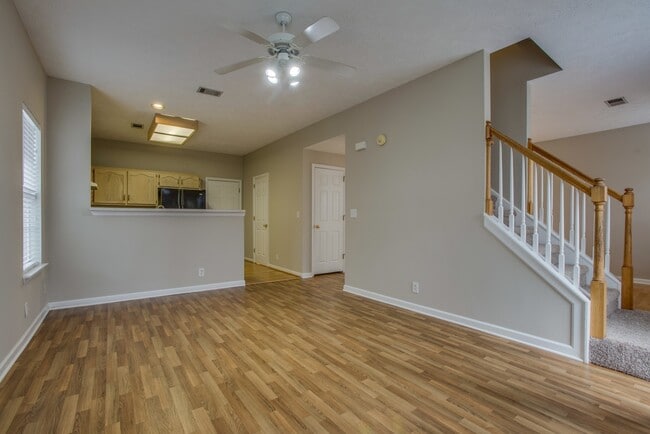 Building Photo - 7027 Penbrook Dr