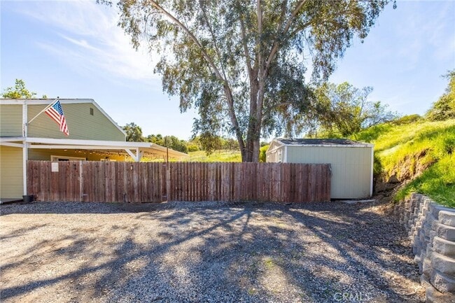 Building Photo - 1720 Vista Del Lago