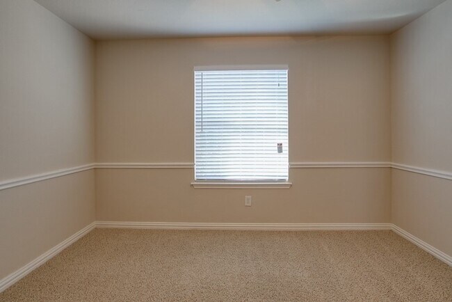 Building Photo - 11808 Pinyon Pine Dr