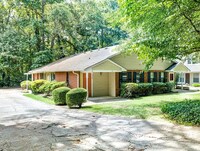 Building Photo - 572-574 Wedgewood Dr.