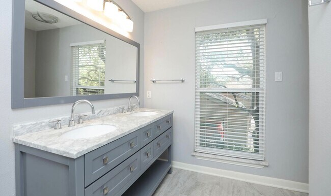 Building Photo - For Lease | 2 Bed, 2 Bath | 1,630 Sq Ft | ...