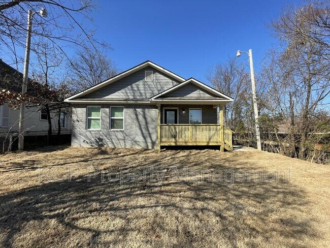 Primary Photo - 1915 S U St