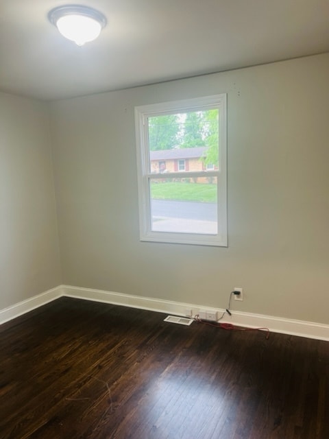 Building Photo - 2BR/1BA with washer and dryer included!