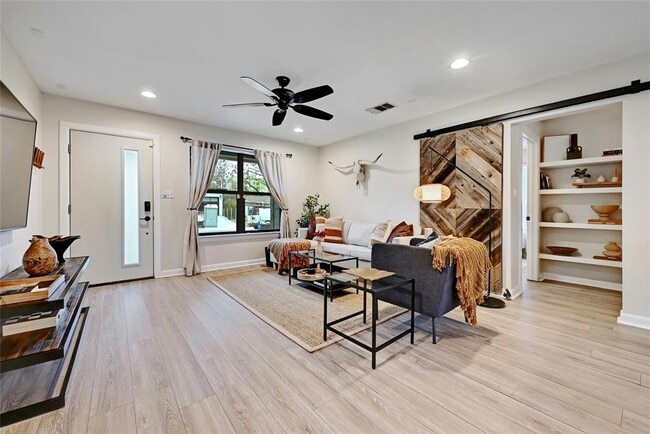 Building Photo - 2511 Friar Tuck Ln