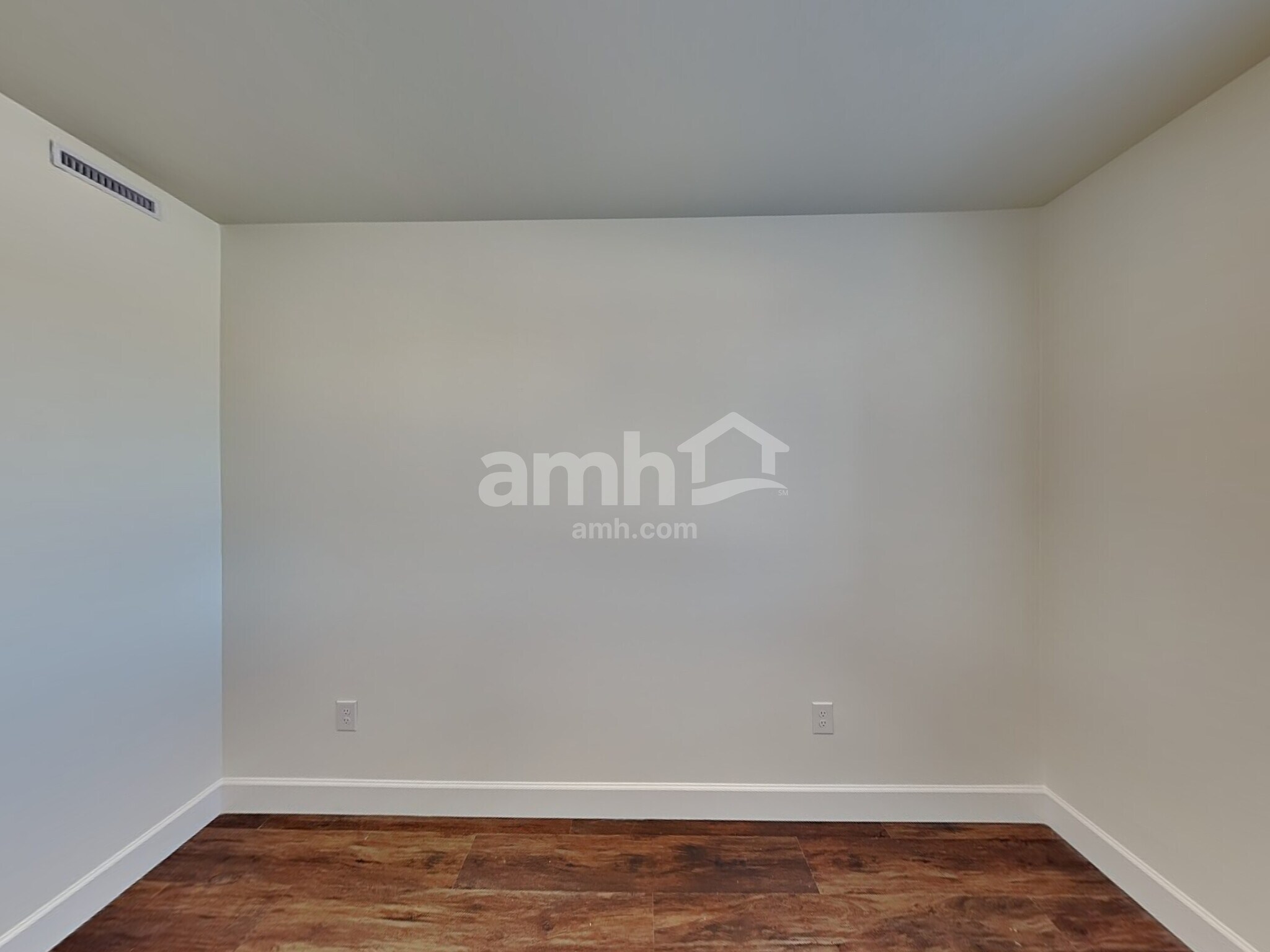 Building Photo - 9094 Henley Ave