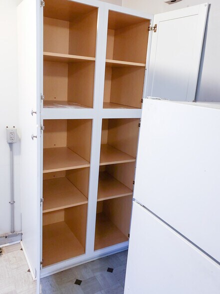 Building Photo - 10631 Saratoga st