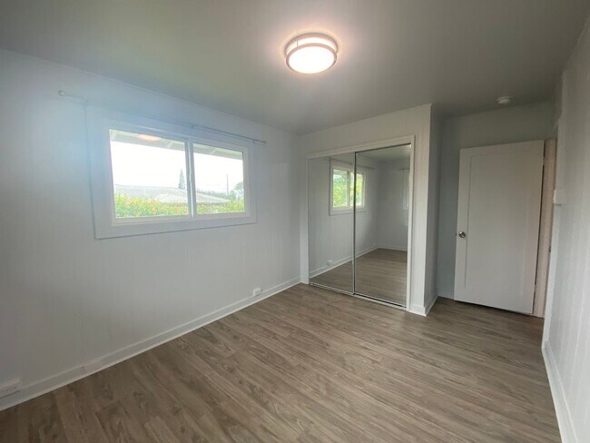 Building Photo - 439MAT