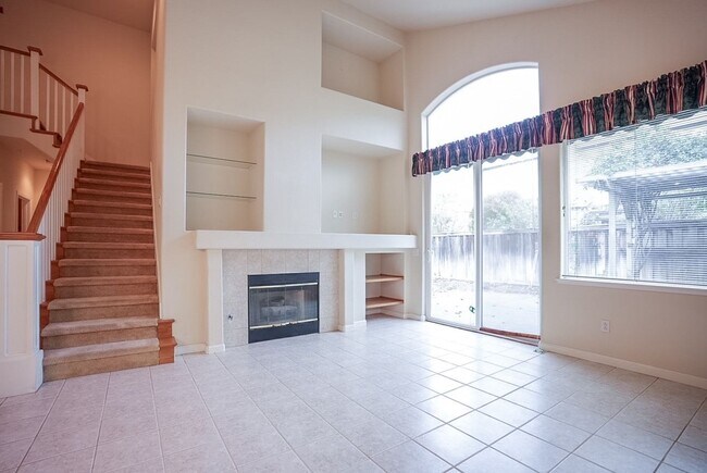 Building Photo - Charming Three Bedroom Napa Home Close to Queen of the Valley Medical Center