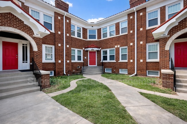 Building Photo - 727 Culbertson Dr