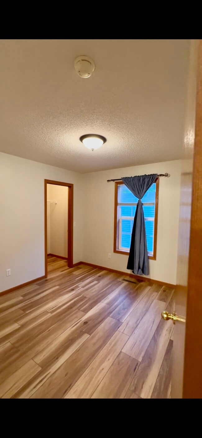 Building Photo - 7354 Windsor Dr N