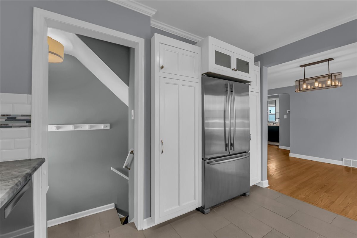 Building Photo - 2299 W Lincoln St