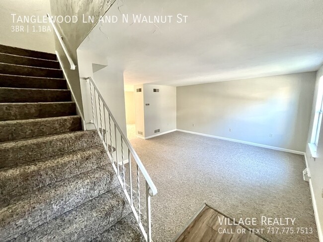 Building Photo - Spacious 3-BR Townhome in Dallastown Schoo...