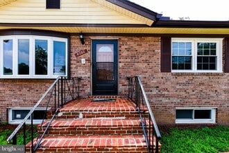 Building Photo - 6703 Groveton Dr