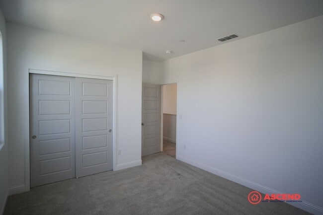 Building Photo - Stunning Home in Gossamer Grove!