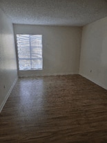 Building Photo - 10331 Lindley Ave