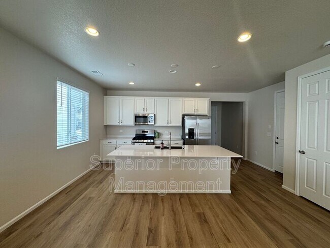 Building Photo - 981 Sandhills St