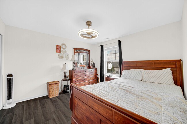 Building Photo - 57 Margaret Dr